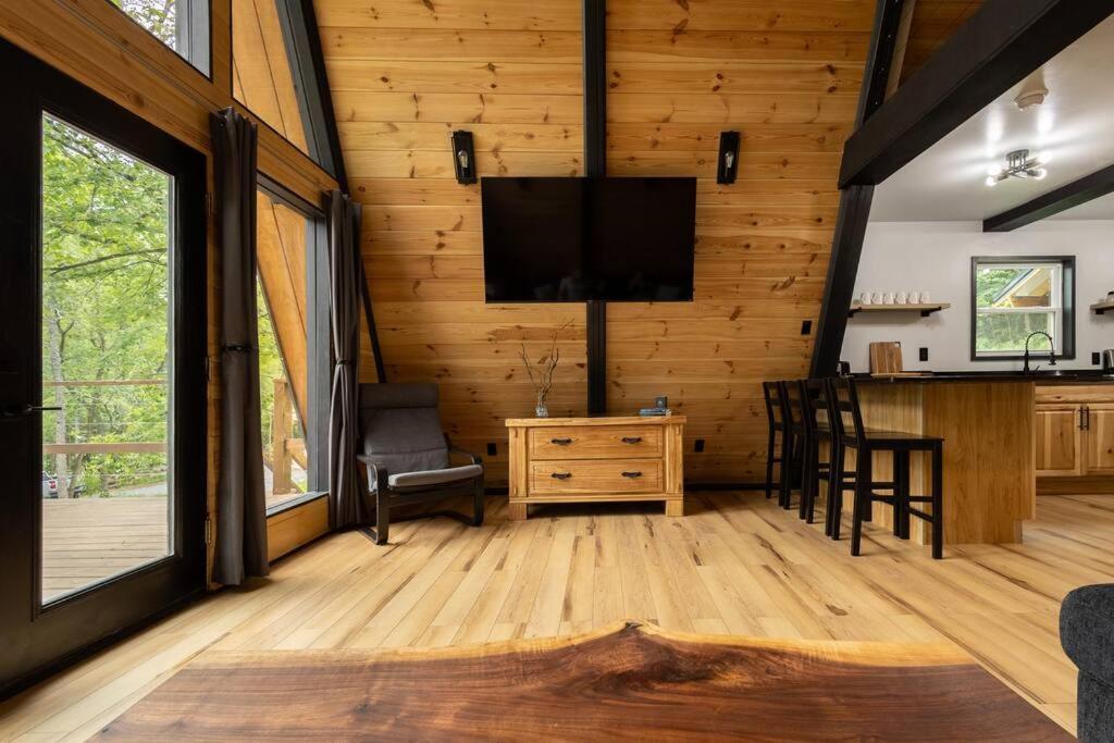 Valhalla Cabins Aframes With Hot Tubs & Sauna Cosby Exterior photo
